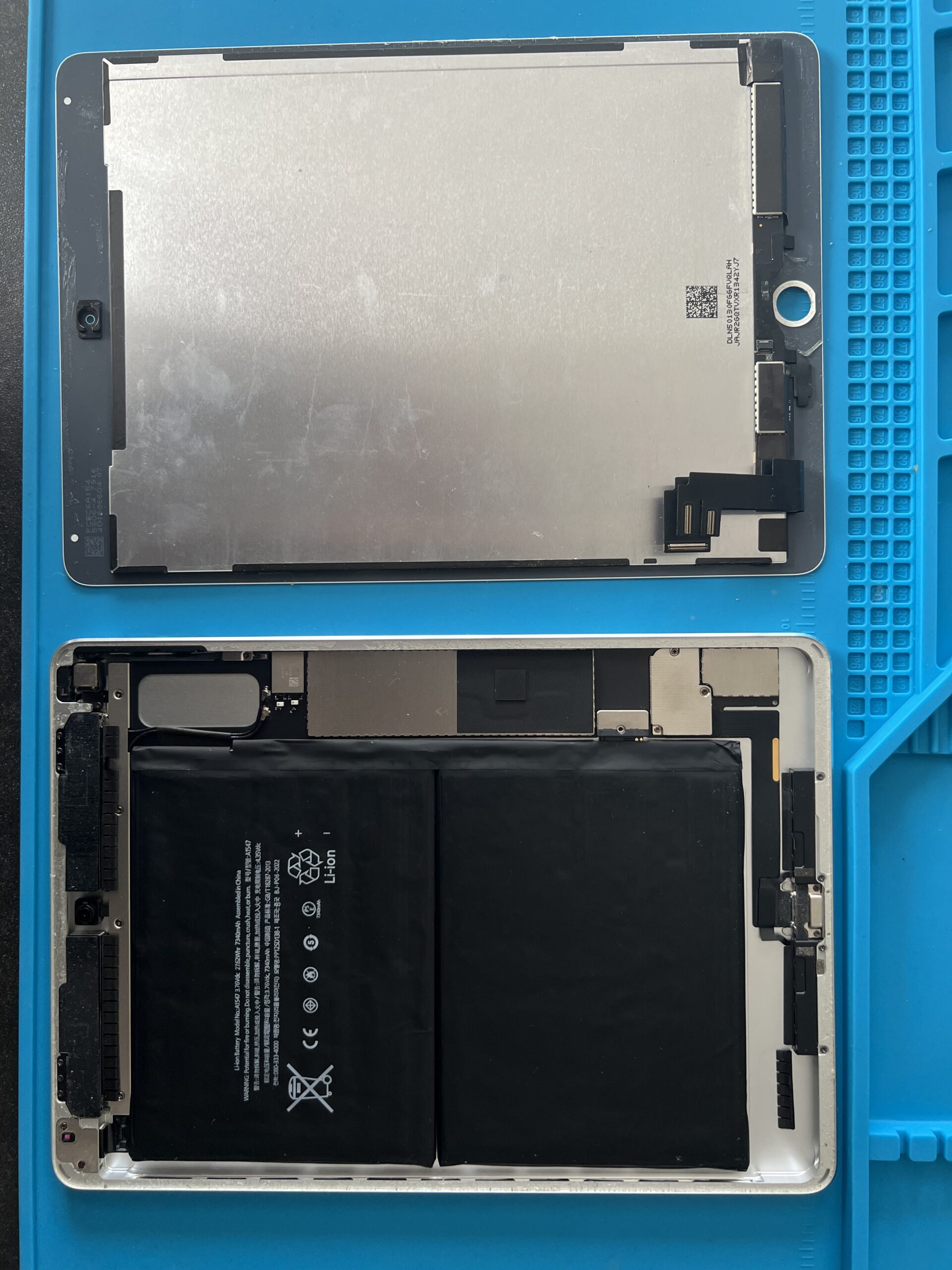 intérieur Ipad Air 2 changement batterie écran démontée